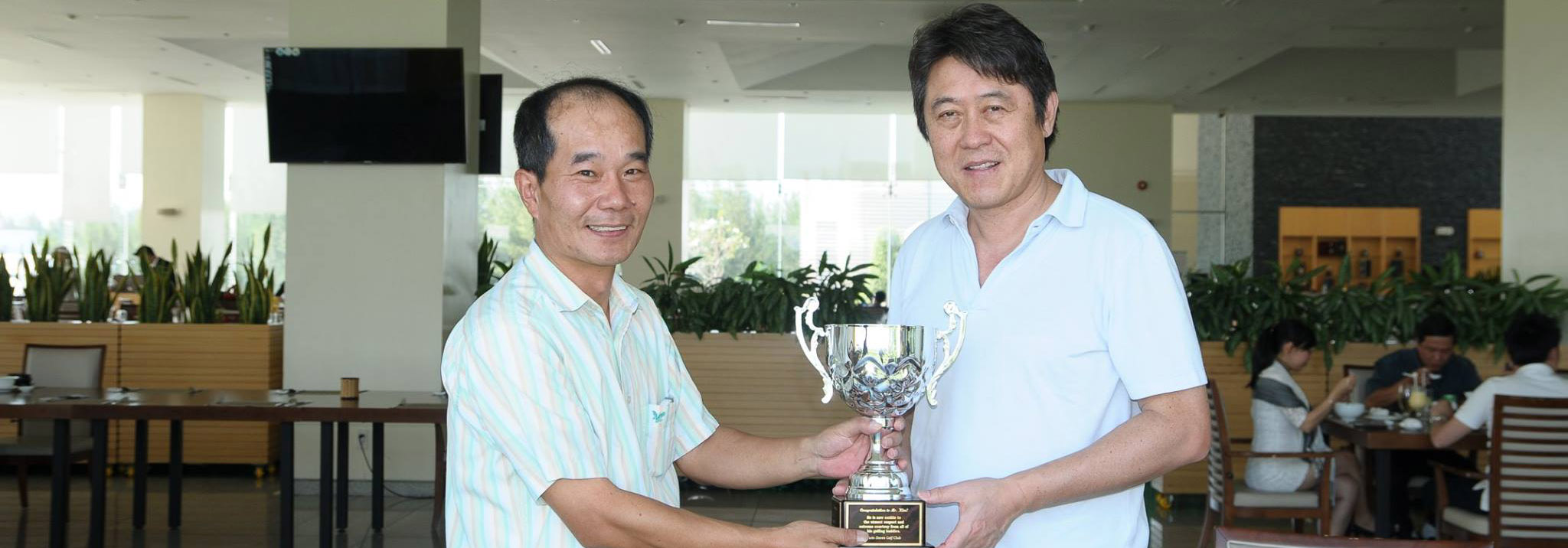 Hole-in-one-Winner  Mr. Kim Ki Hong