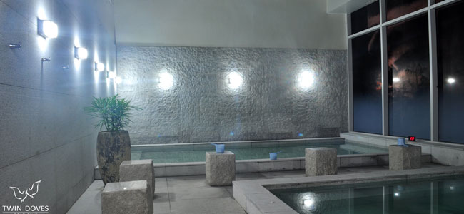BATH TUB
