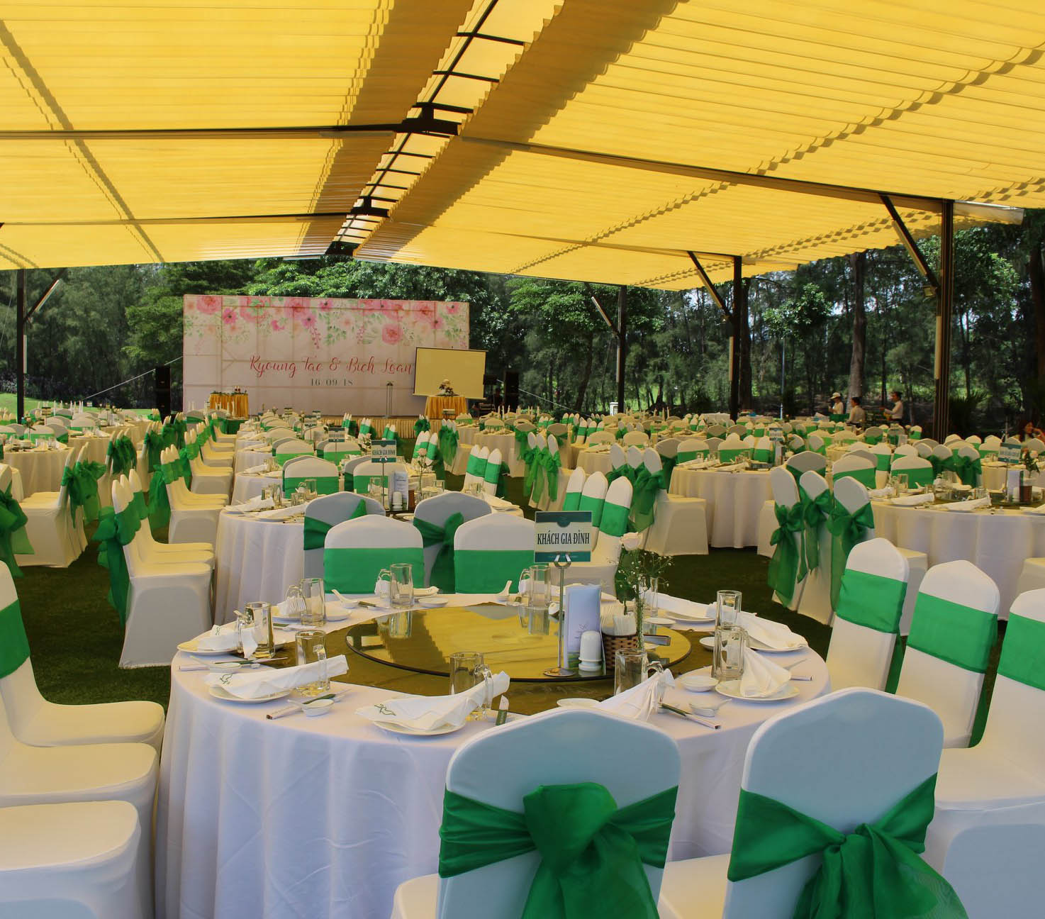EVENTS & OUTDOOR FUNCTION LAWN